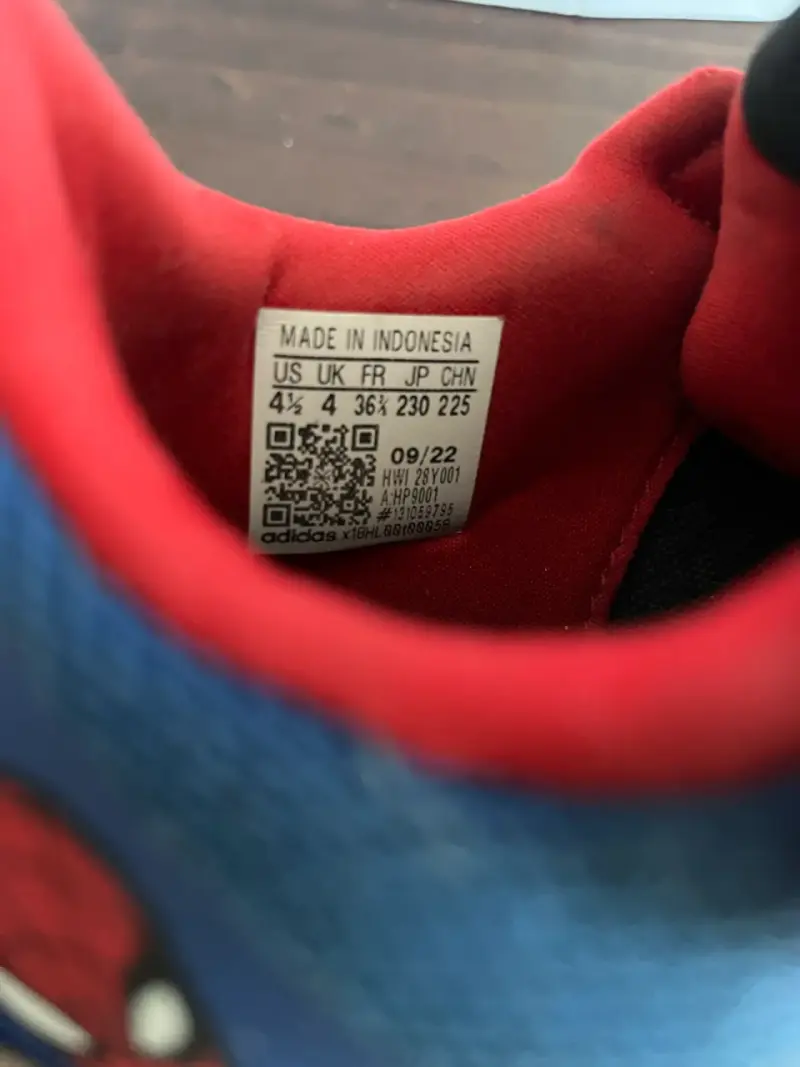 Zapatillas deportivas azul y rojo - 10