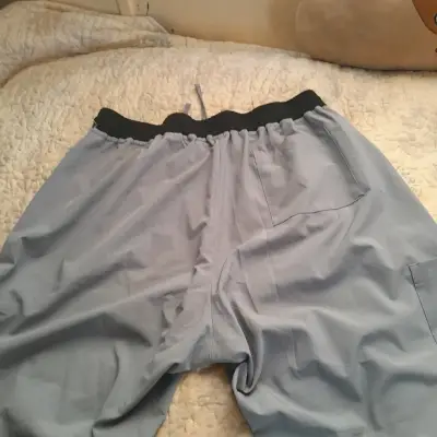 Pantalones deportivos grises - miniatura 4