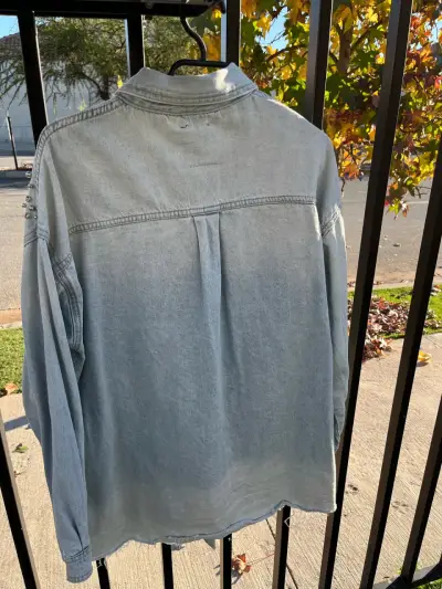 Camisa de mezclilla con tachas - miniatura 5