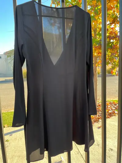 Vestido negro - miniatura 1