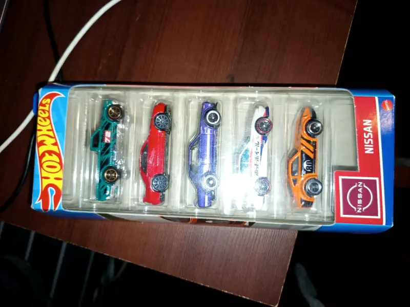 Set de autos Hot Wheels Nissan