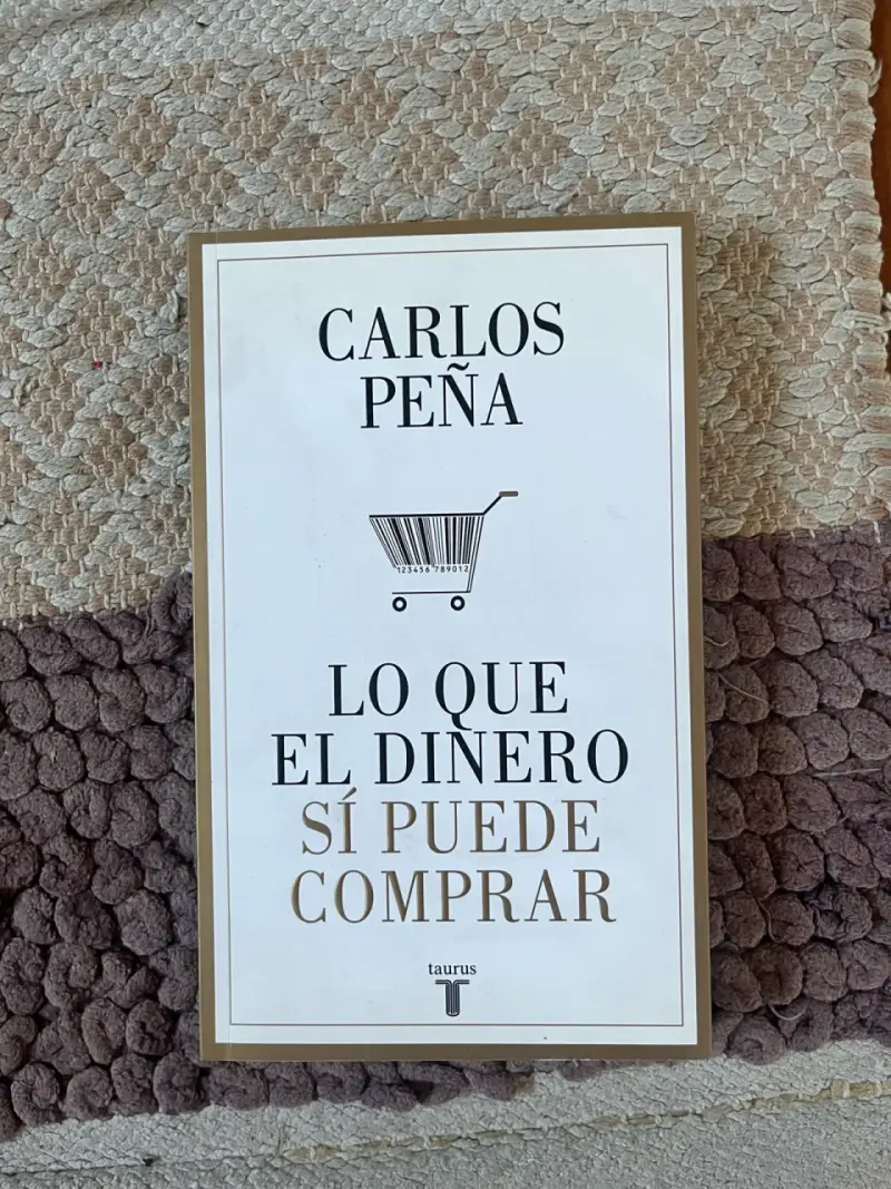 Libro 'Lo que el dinero sí puede comprar'