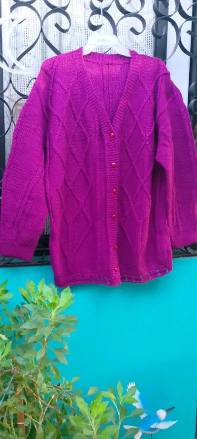 Chaleco morado de lana - miniatura 4