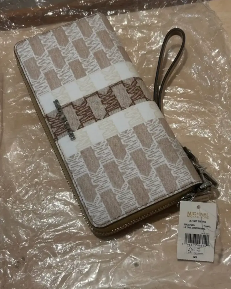 Billetera Michael Kors beige