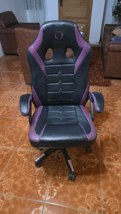 Silla gamer negra y morada - miniatura 2