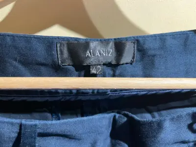 Pantalón azul marino casual, formal - miniatura 3