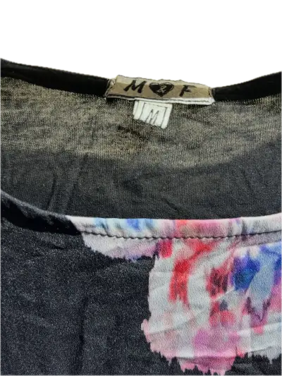 Blusa negra flores coloridas - miniatura 3