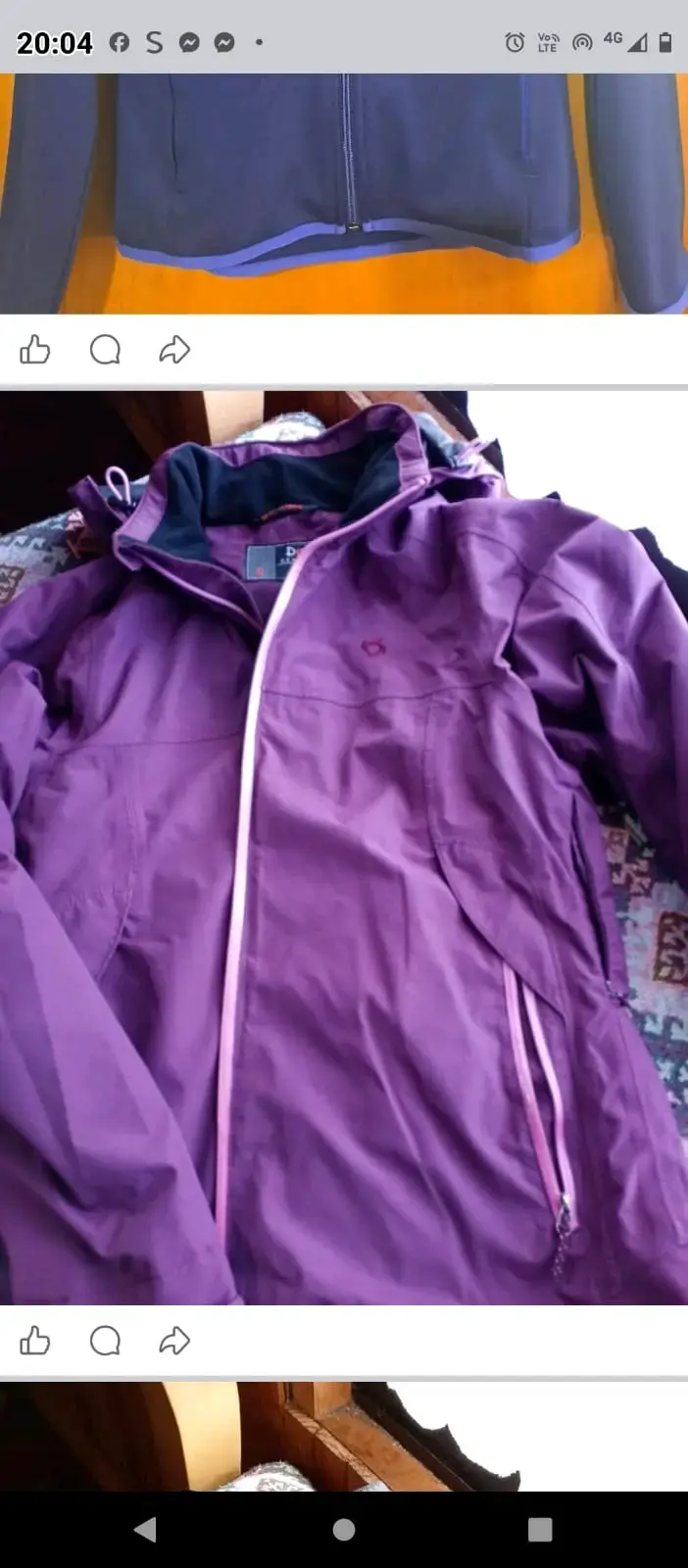 Chaqueta morada impermeable