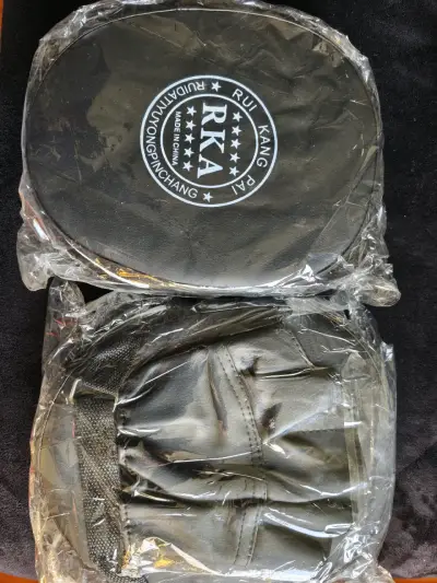 Guantes de boxeo RKA negros - miniatura 4