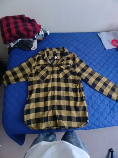 Camisas de distintos colores - miniatura 2