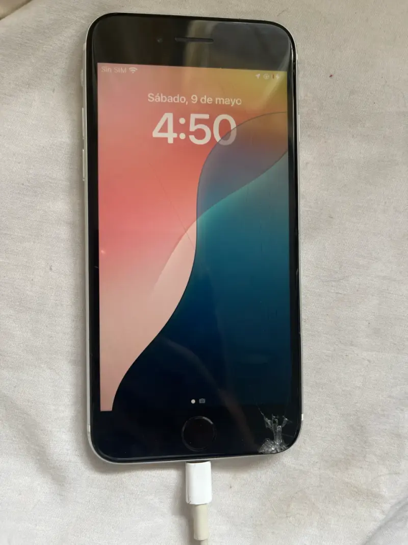 iPhone Se 1 con pantalla rota - 1