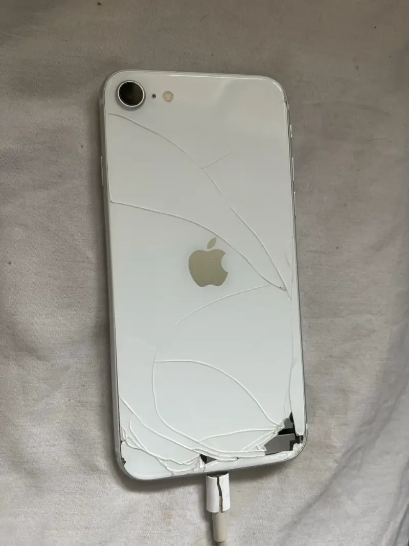 iPhone Se 1 con pantalla rota - 3