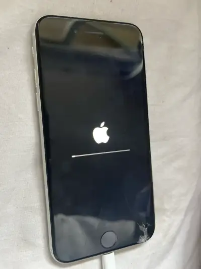 iPhone Se 1 con pantalla rota - miniatura 5