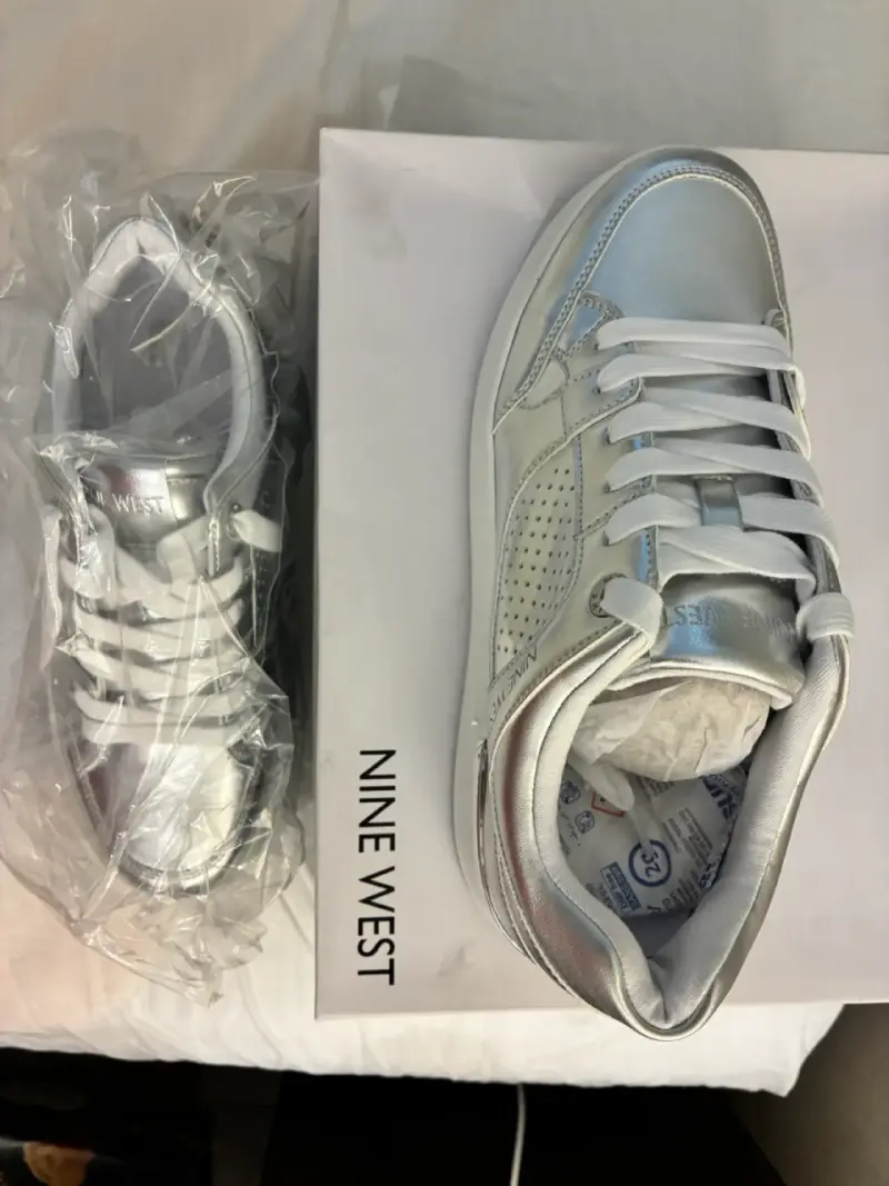 Zapatillas plateadas Nine West - 1