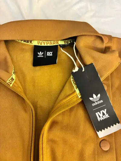 Chaqueta Adidas Ivy Park mostaza - miniatura 1