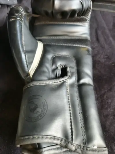 Guantes de boxeo negros 12oz - miniatura 2