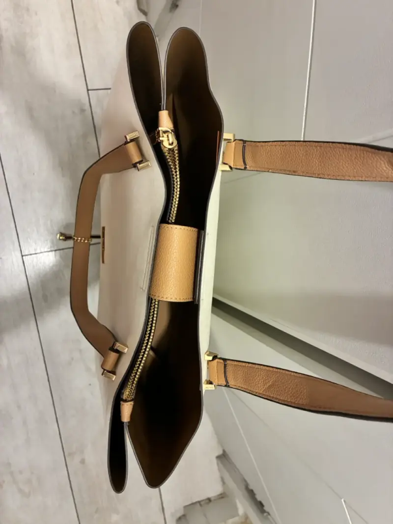 Cartera Aldo tote blanca y camel - 3