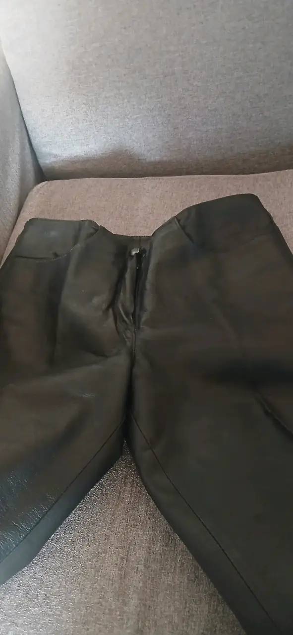 Pantalones de cuero negros - 2