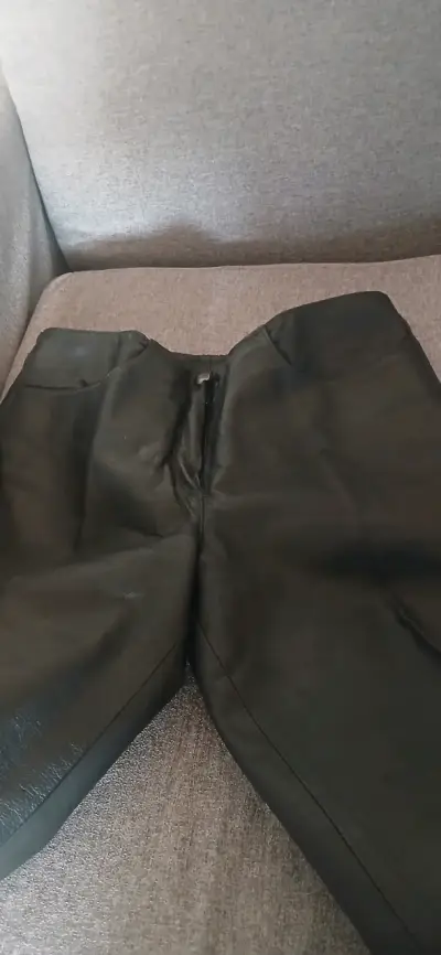 Pantalones de cuero negros - miniatura 2