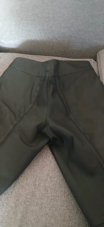 Pantalones de cuero negros - miniatura 3