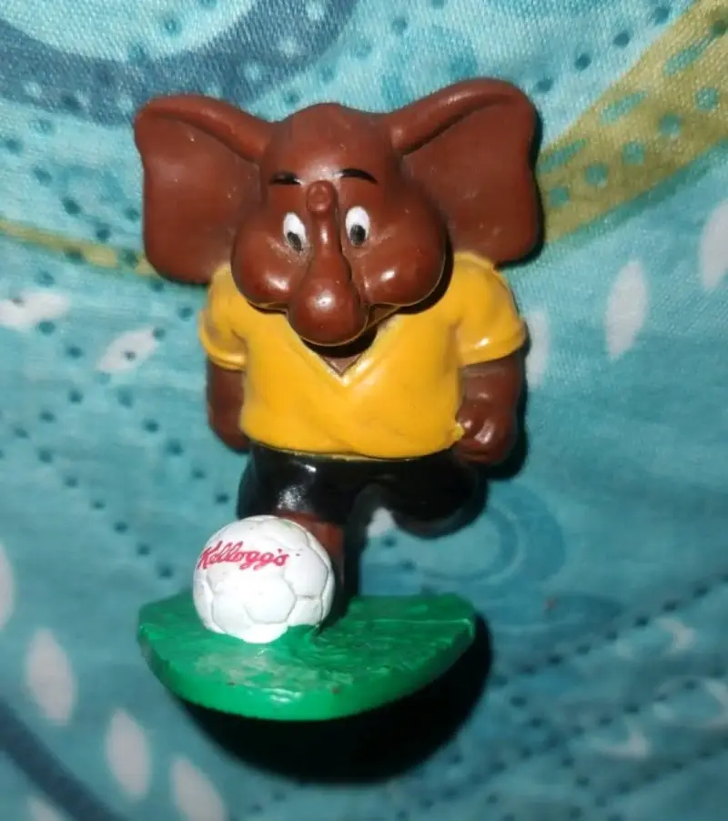 Figura elefante futbolista