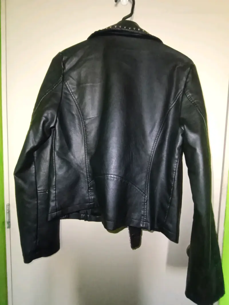 Chaqueta moto cuero negra con tachas - 2