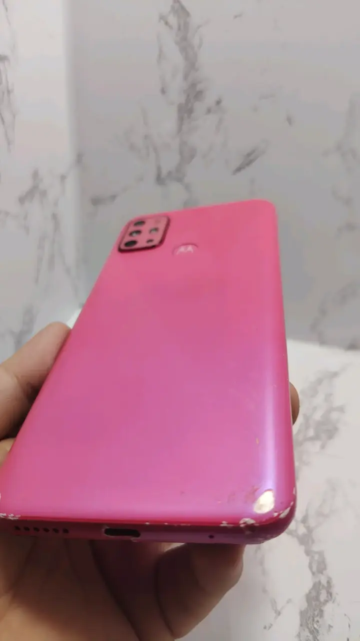 Celular Motorola g30 rosa usado - 3