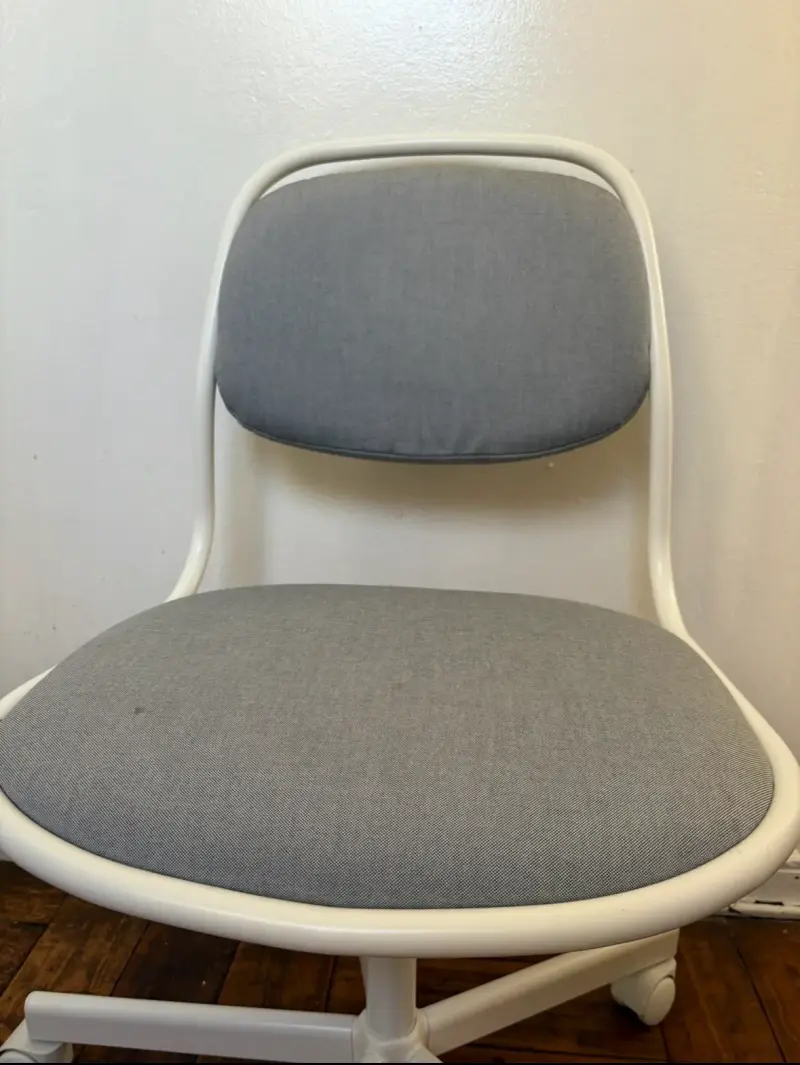 Silla de oficina gris - 1