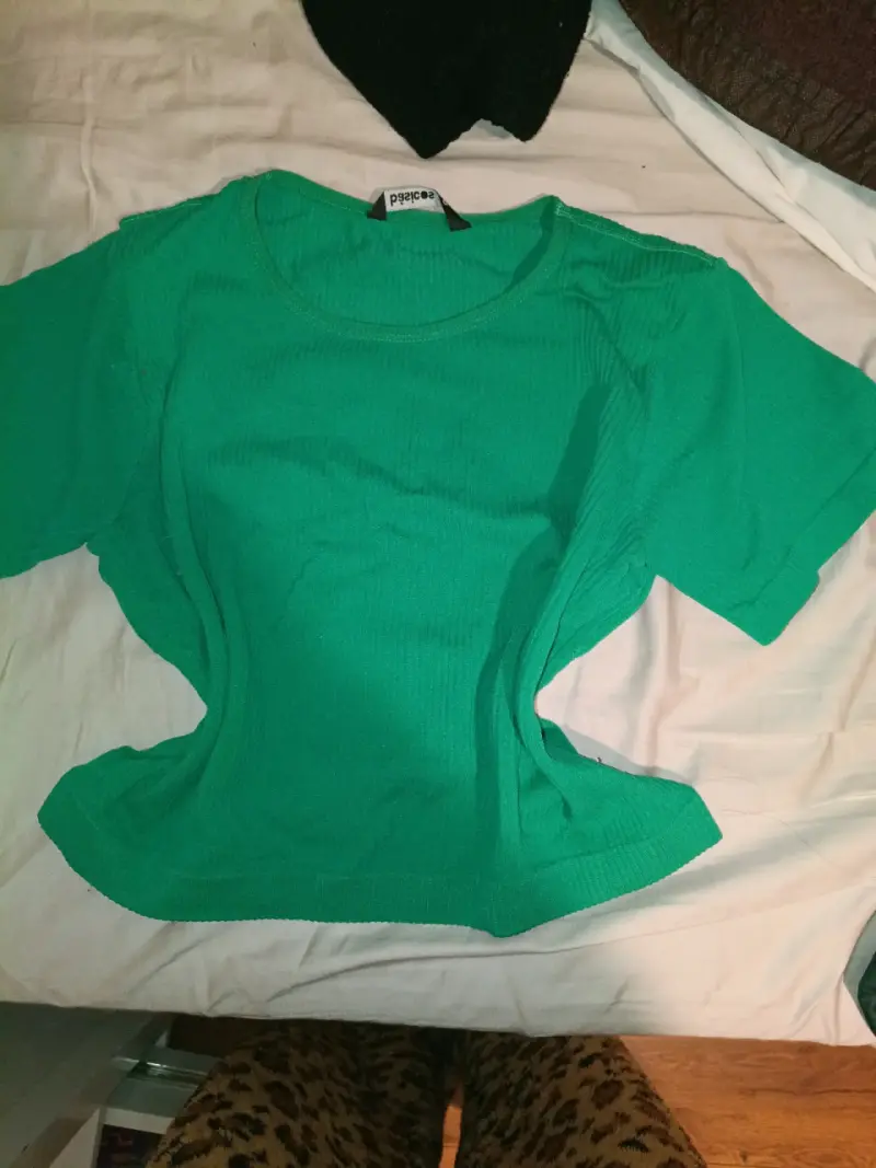 Polera verde de algodón apretada - 1