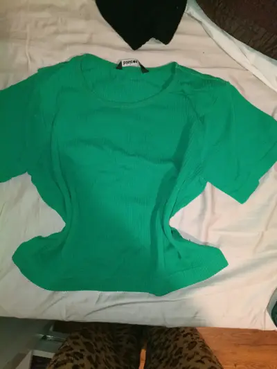 Polera verde de algodón apretada - miniatura 1