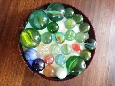 Colección de bolitas de vidrio - miniatura 1