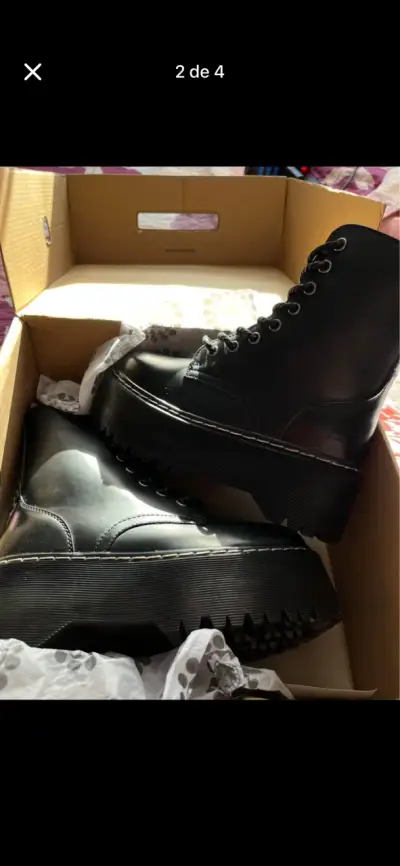 Botas negras con plataforma Chalada - miniatura 2