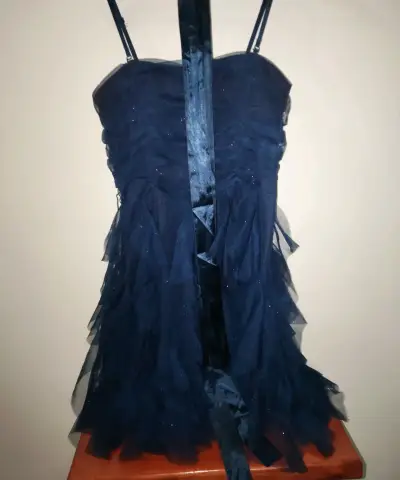 Vestido azul con tirantes - miniatura 2