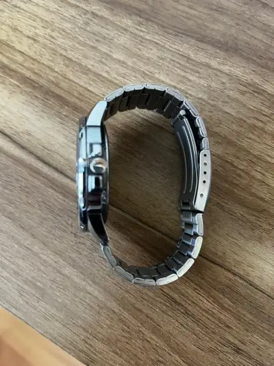 Reloj Casio metálico / modelo es MTP-VD01 - miniatura 3