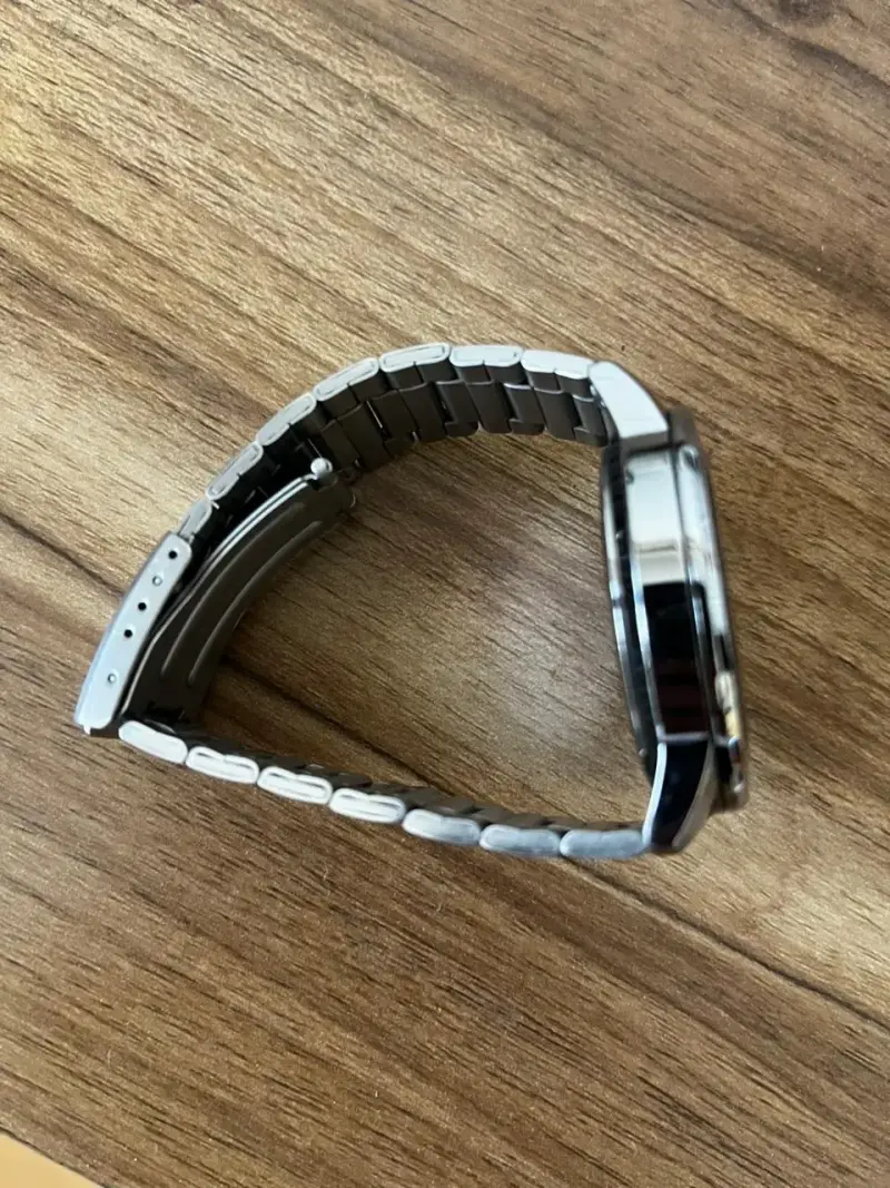 Reloj Casio metálico / modelo es MTP-VD01 - 4