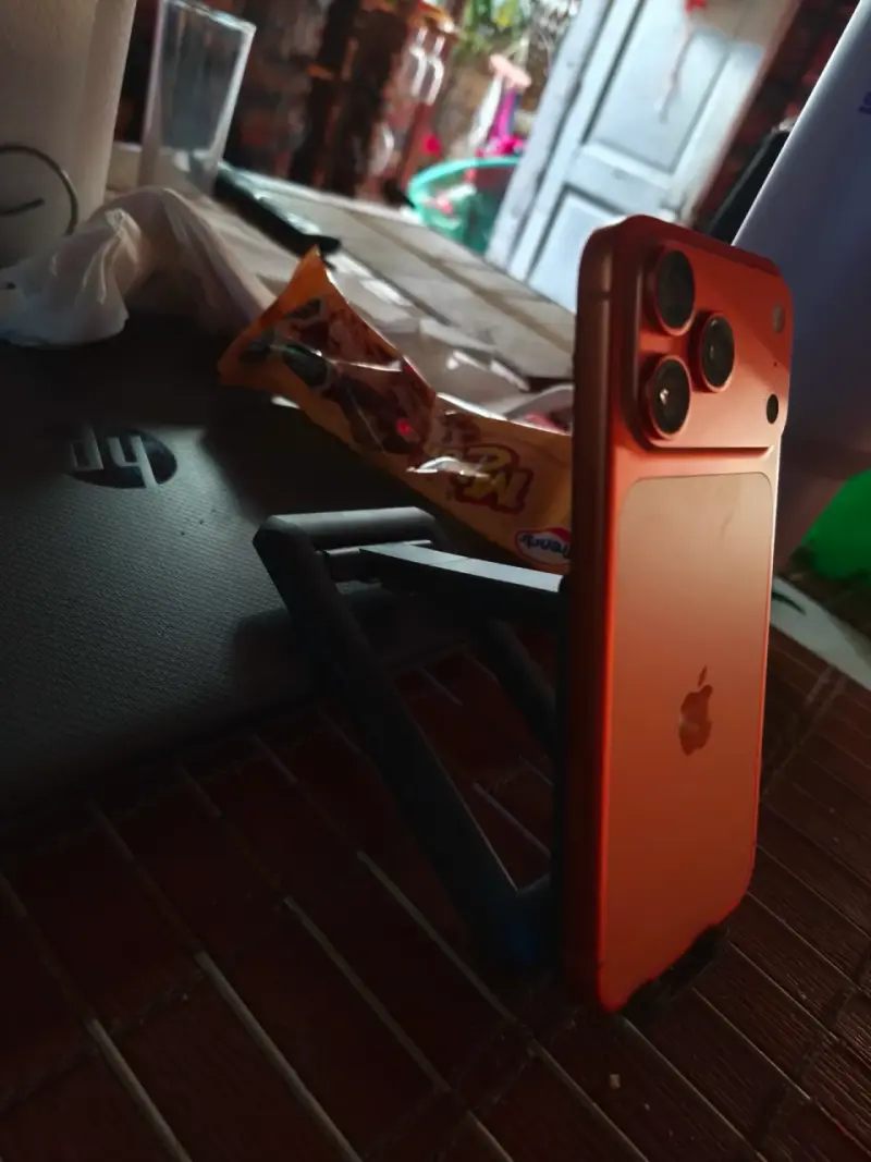 iPhone 17 pro Max - 2