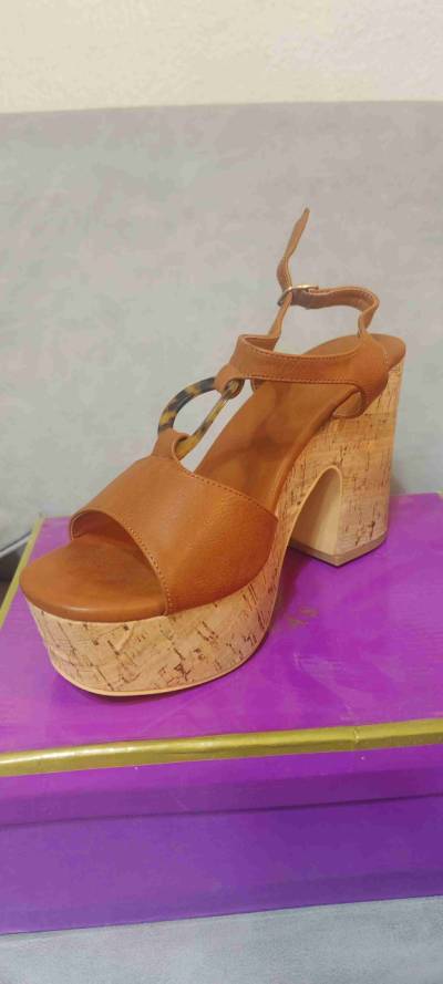 Sandalias taco alto cuero café - miniatura 1