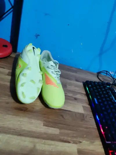 Zapatillas deportivas blancas y verdes - miniatura 3
