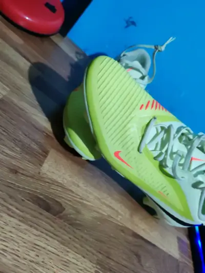 Zapatillas deportivas blancas y verdes - miniatura 5
