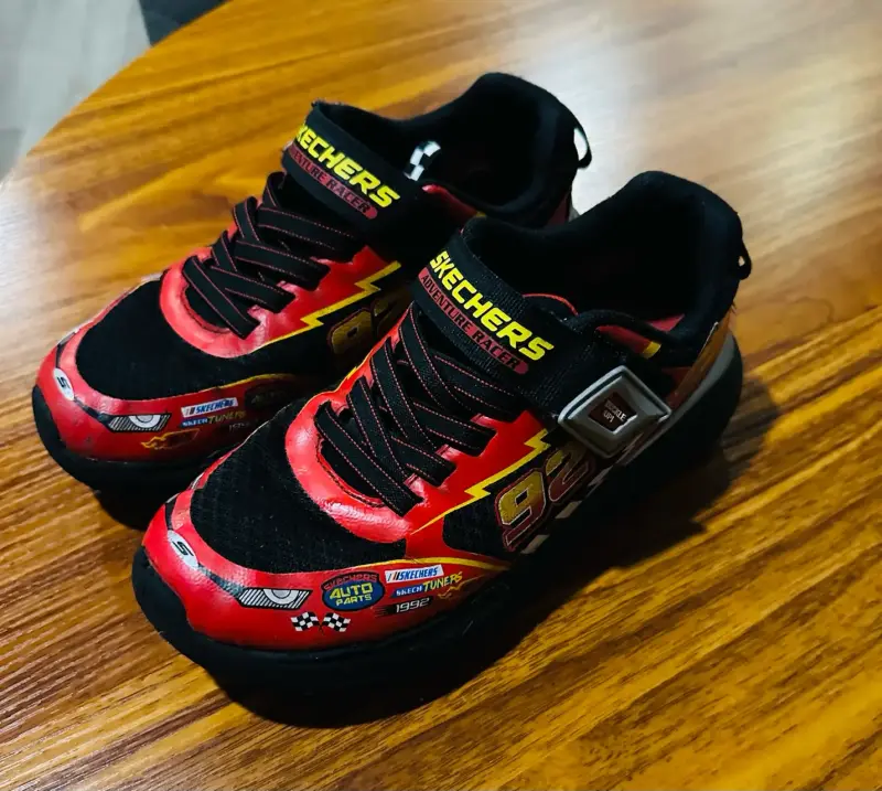 Zapatillas infantiles Skechers rojas - 1