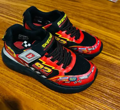 Zapatillas infantiles Skechers rojas - miniatura 2