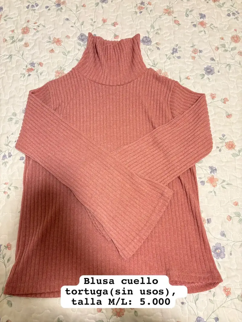 Blusa rosada cuello tortuga - 1