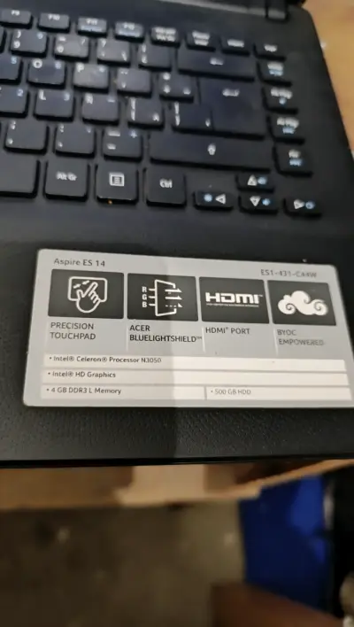 Laptop Acer con Windows - miniatura 2