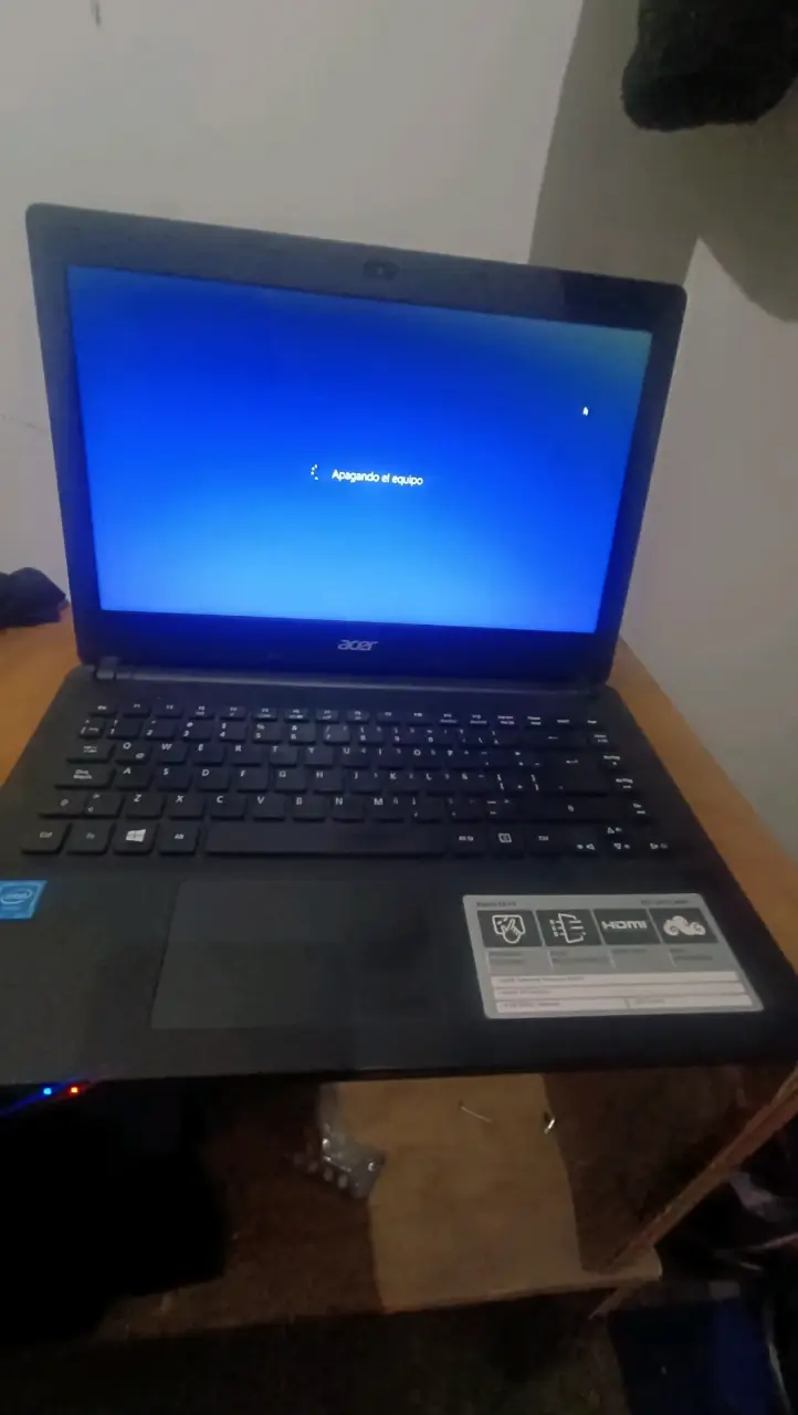 Laptop Acer con Windows - 4
