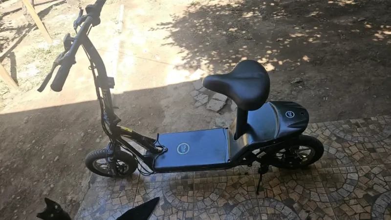 Scooter eléctrico plegable negro - 2
