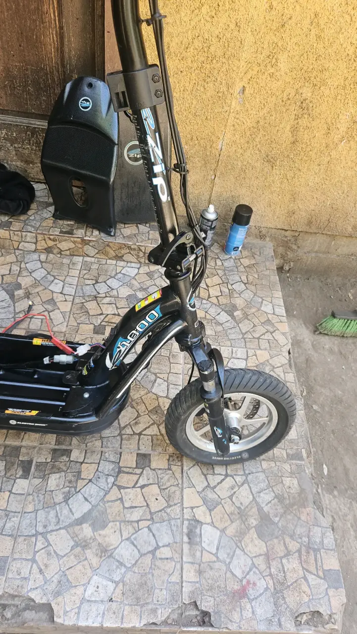 Scooter eléctrico plegable negro - 6