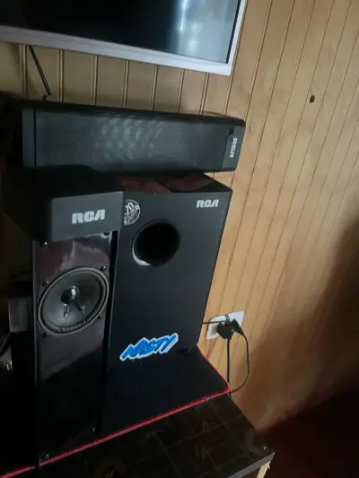 Sistema de sonido RCA con subwoofer - miniatura 1