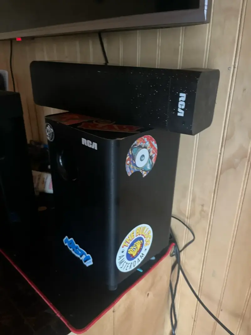 Sistema de sonido RCA con subwoofer - 2