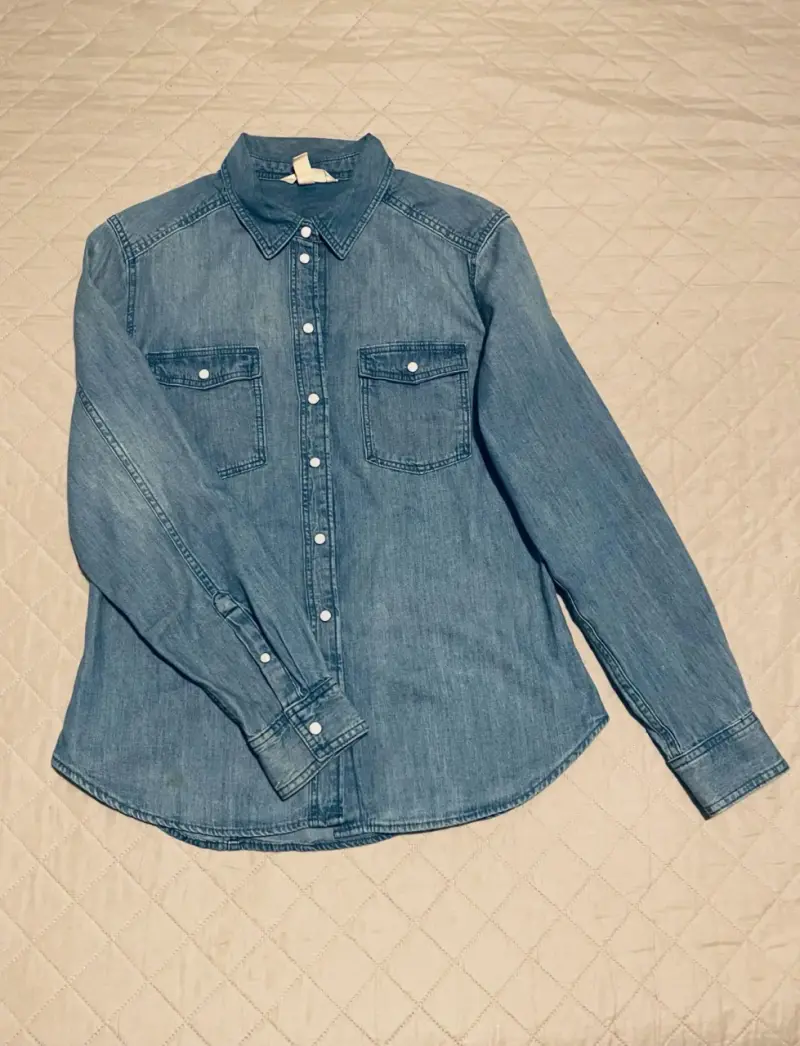 Camisa de mezclilla azul claro