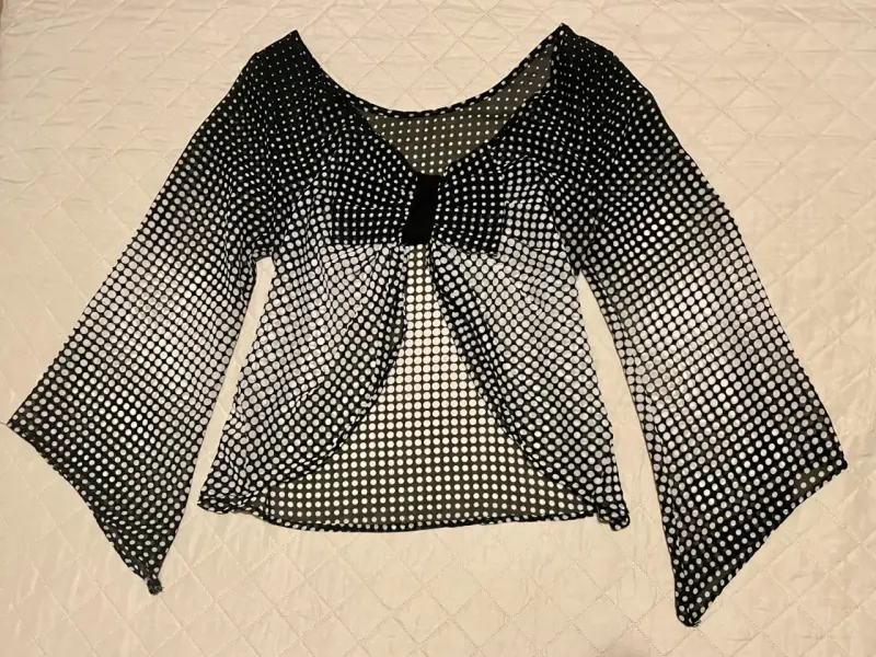 Blusa negra con puntos blancos - 2